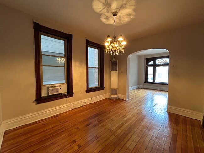 Photo - 1013 N Winchester Ave Condo Unit 1