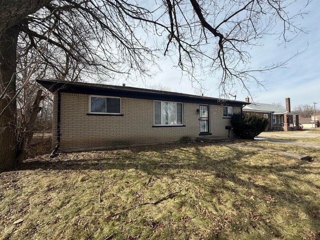 Photo - 4052 Burton St