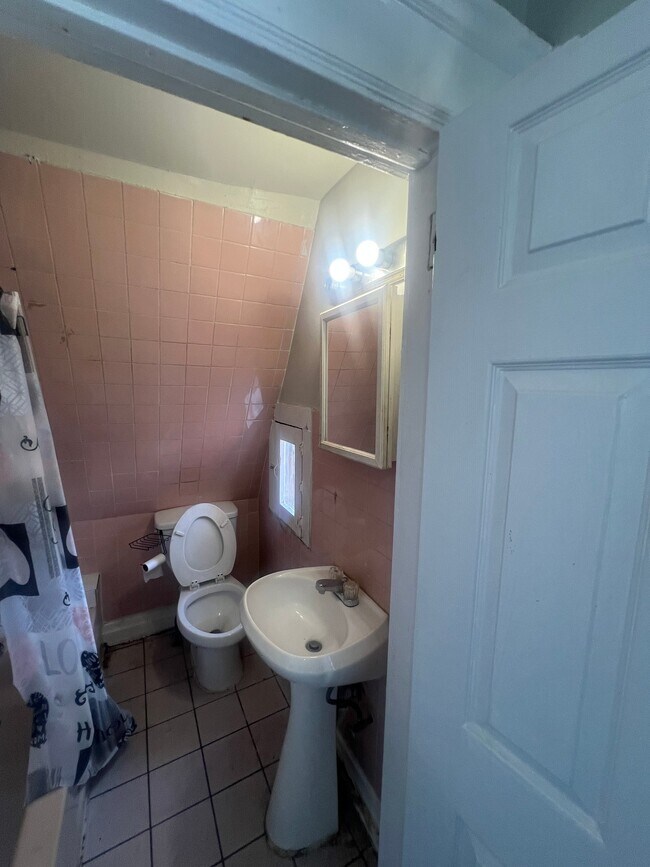 Photo - 635 S 19th St Unit 3
