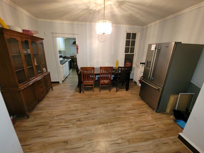 Photo - 429 S 3rd St