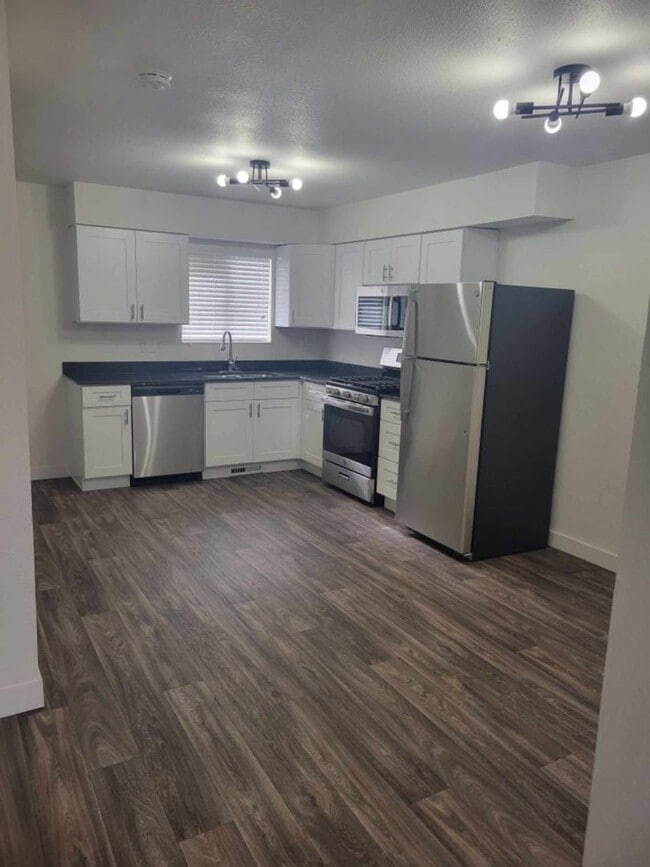 Building Photo - 1765 W 400 N Unit 1767 5 bed 2 bath