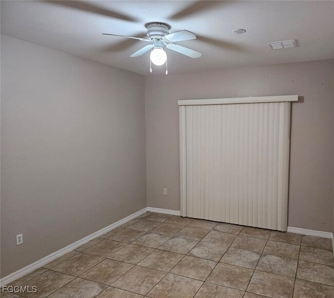 Photo - 1111 Estate St E