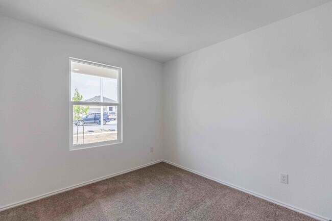 Photo - 1646 Lilyturf Rd