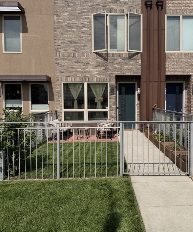 Building Photo - 1585 Wolff St