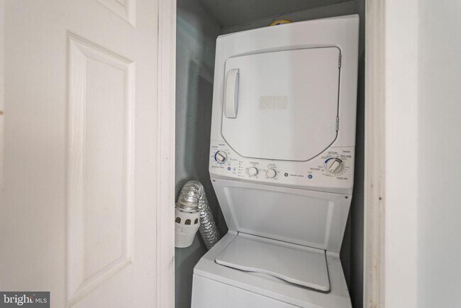 Photo - 1249 S 21st St Unit 1R