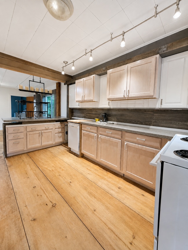 58 High St Unit C