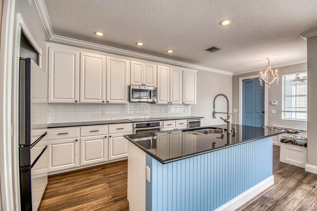 Photo - 240 Poinciana Dr
