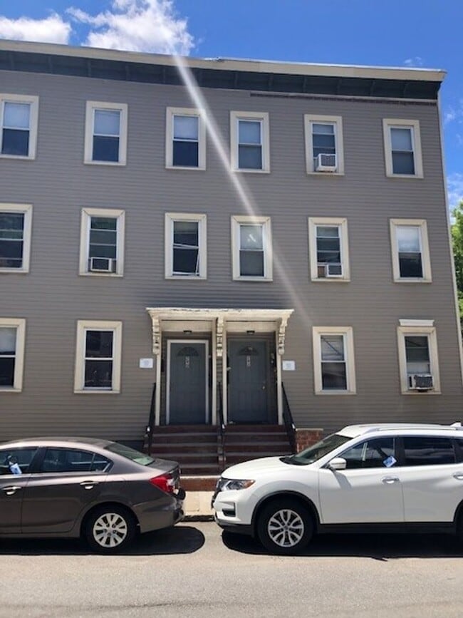 Building Photo - 290hig Unit 3