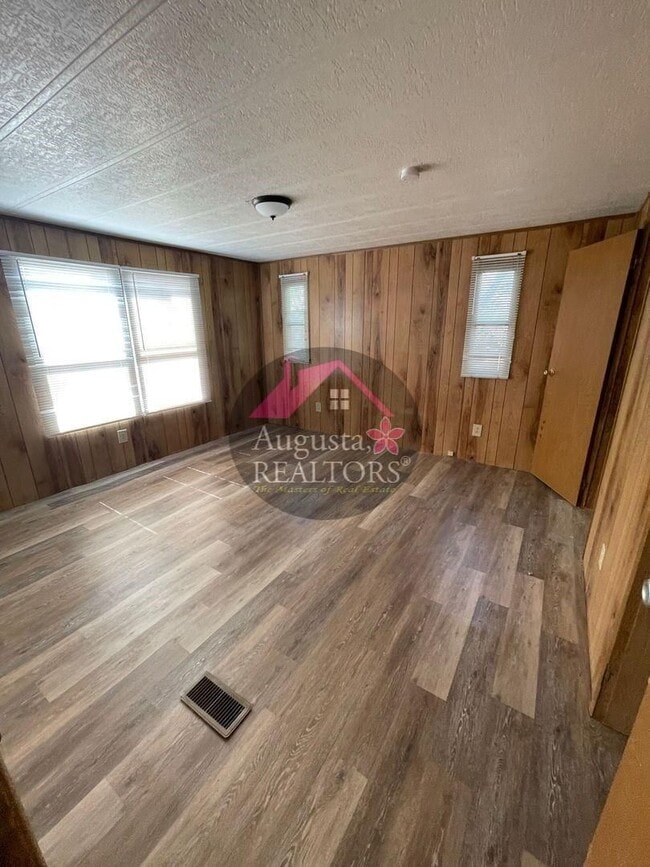 Photo - Spacious 3 bedroom home in Merkel! Unit 134 HCP