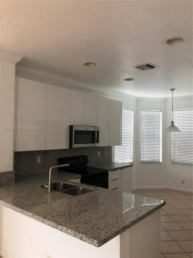 Photo - 693 Live Oak Ln
