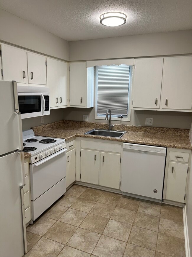 2077 NW Hickory Ln Unit 2077 NW Hickory Lane