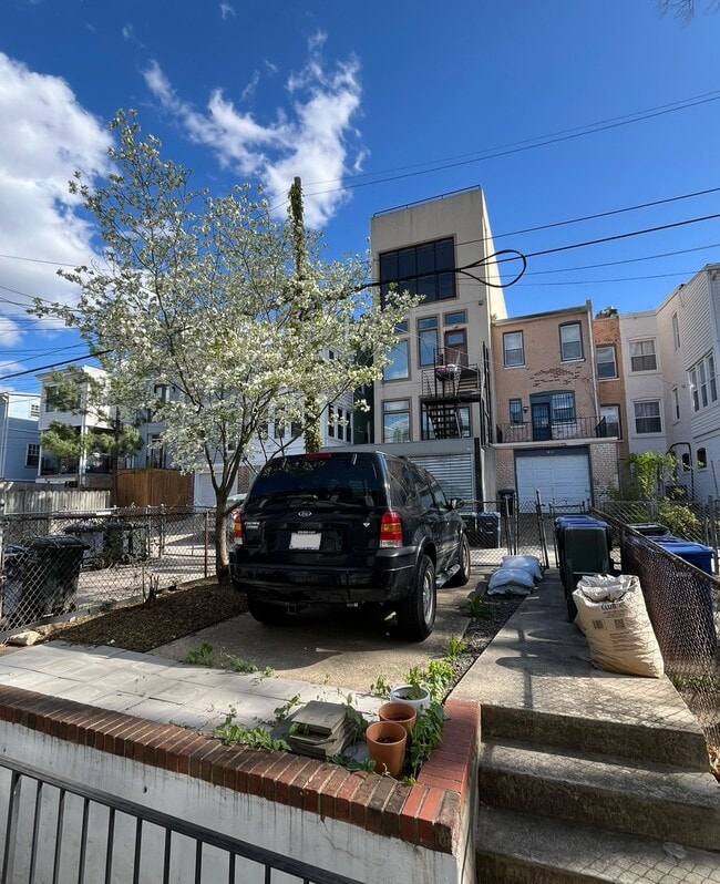 Photo - 1428 Oak St NW