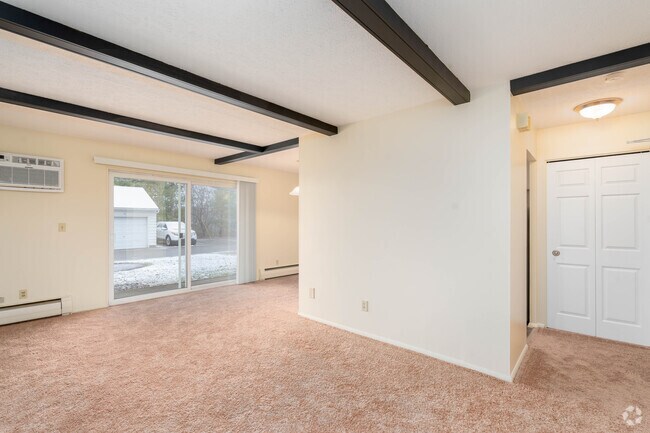 2BR,1BA -925SF - Living Room