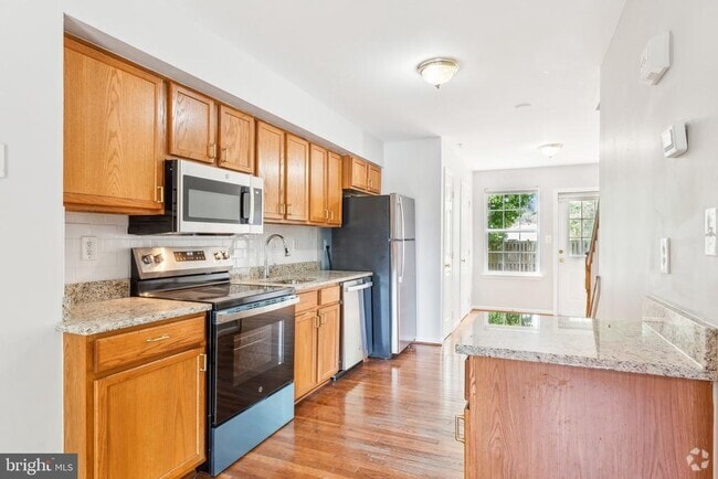 Building Photo - 28 Johnson Pl Rental