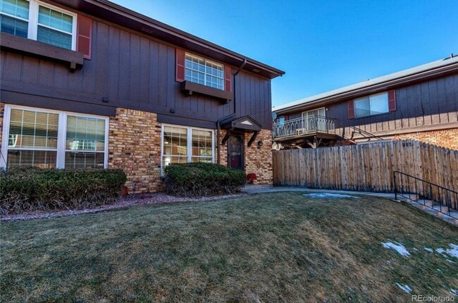 Photo - South Denver, 2 bed 2.5 bath Townhome, 2 Car Parking, Close to Light Rail