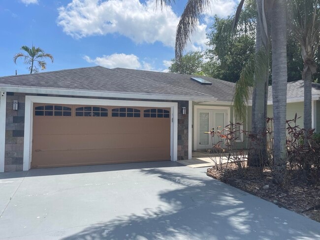 Photo - 382 NW 35th Ln Casa