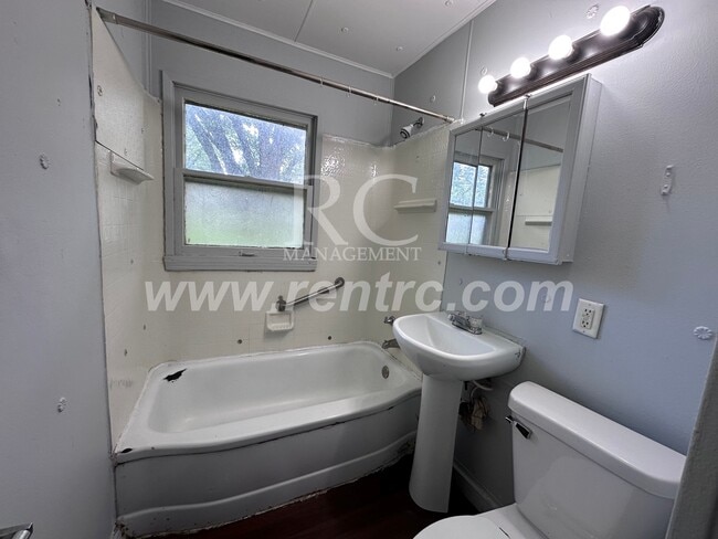 Photo - 1012 Giddings-
