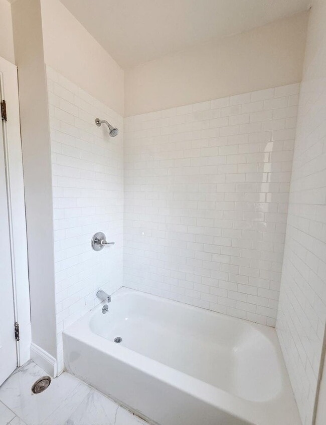 Photo - 3636 W Iowa St Unit 1R