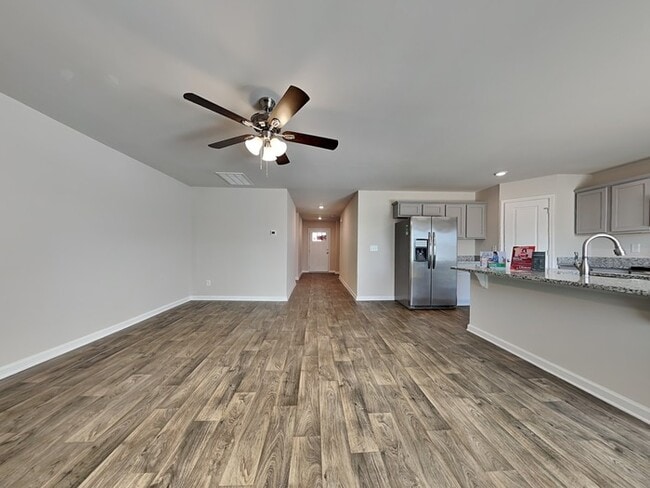 Photo - 64 Blue Fescue Way