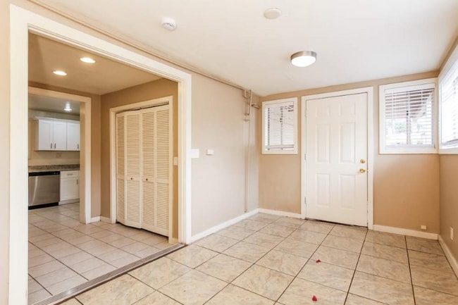 Photo - 1043 E Indianola Ave