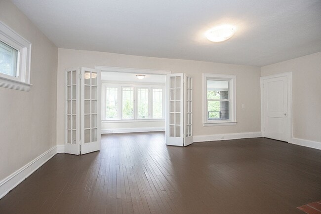 Photo - 3250 Berkshire Rd Unit 1