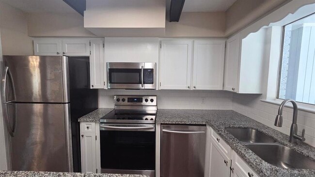 Photo - 1047 Arcadia Dr