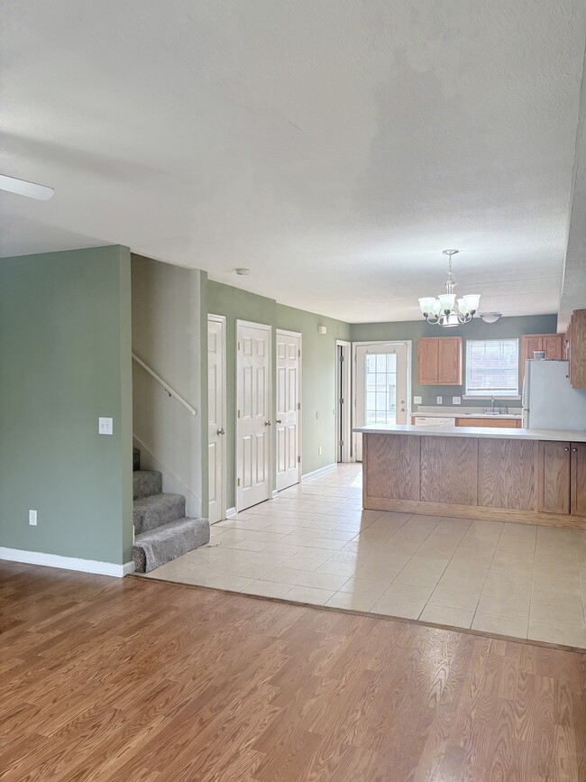 Photo - 2708 Lantern Walk SE