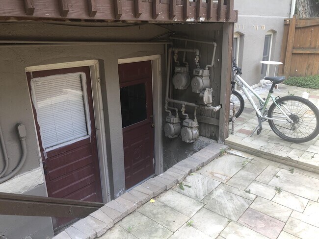 Photo - 332 W Myrtle St Unit 332