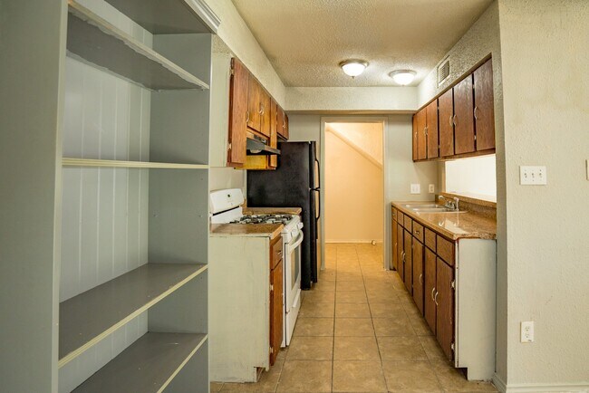 Photo - 5805 Cougar Dr Unit D
