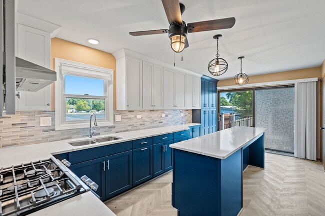 Photo - 2333 N Trumbull Ave
