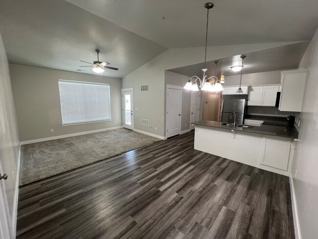 Photo - 3696 W 1850 N Unidad 304