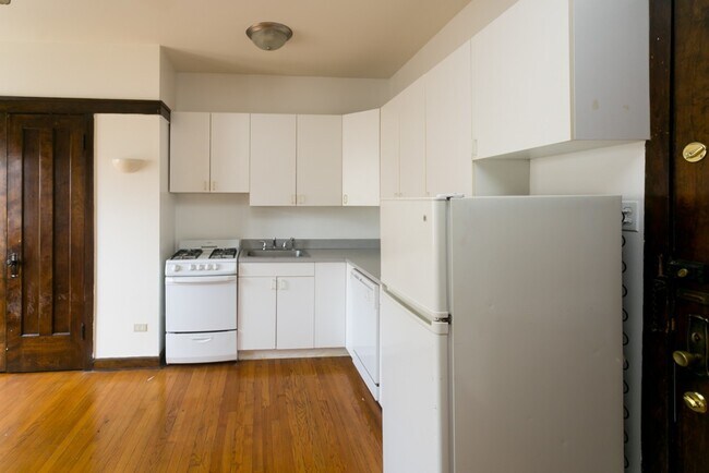 Photo - 821 W Waveland Ave Unit 41