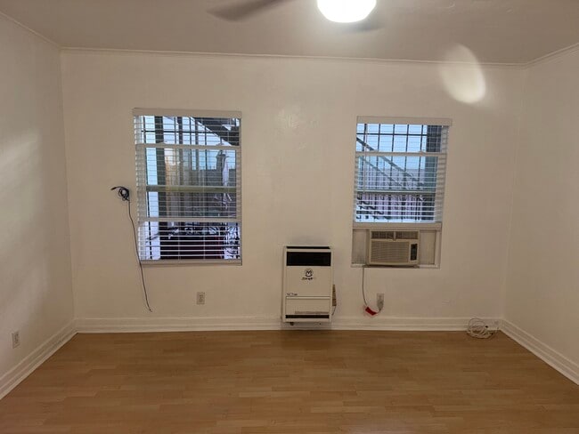 Photo - 1267 S Dunsmuir Ave Unit 1