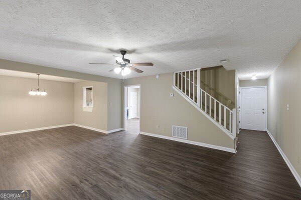 Photo - 114 Oak Cir S