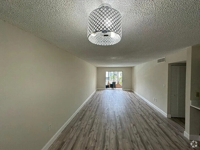 Building Photo - 4670 W 13th Ln Unit 212 Rental
