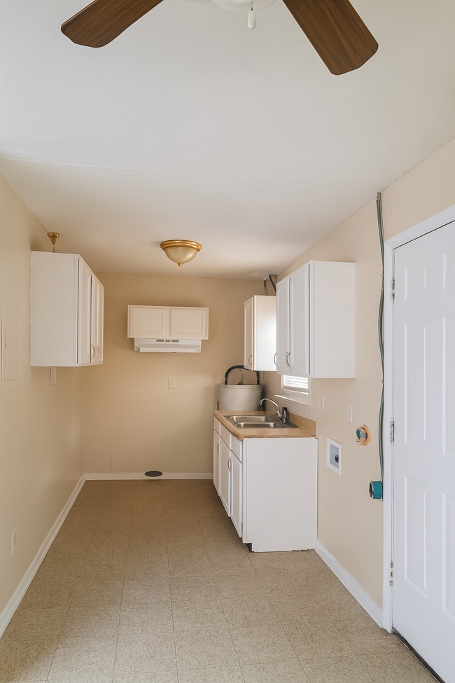 Photo - 2849 Leone Dr N