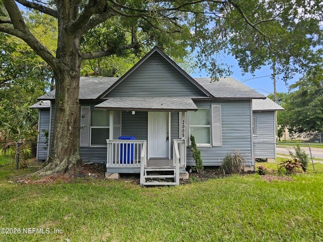 Photo - 2009 Almeda St
