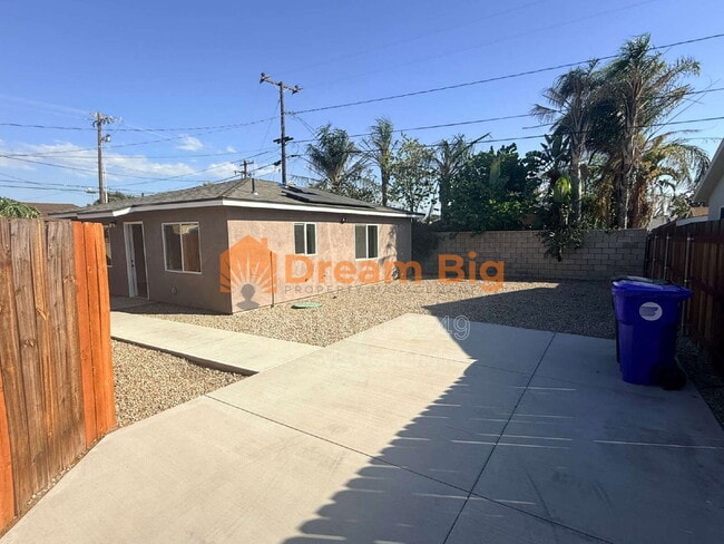 Photo - 509 W Lorraine Pl