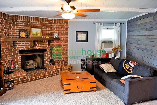 Photo - 1439 Simpson Ct