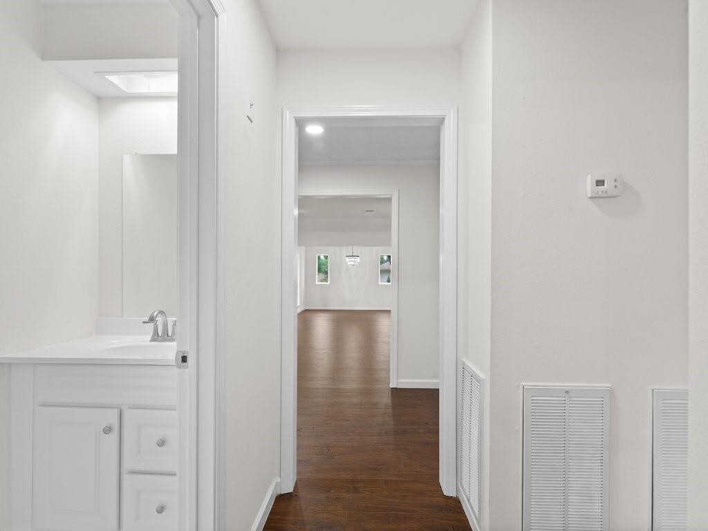 Photo - 2001 Briar Ln