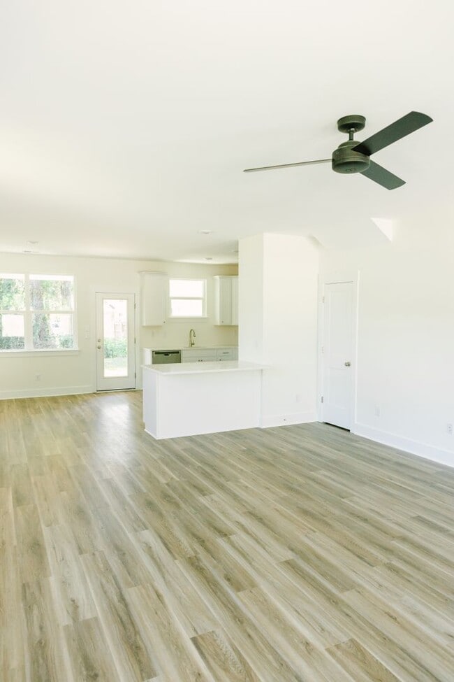 Photo - 3BD/2.5BA TOWNHOUSE-Walking Distance to Avondale, Greenway and Short Drive to Downtown Charleston...