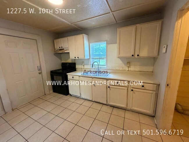Photo - 1227.5 W 10th St