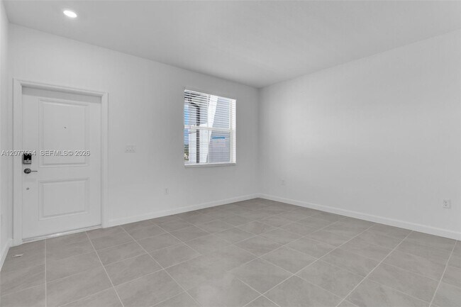 Photo - 2660 SE 28th St