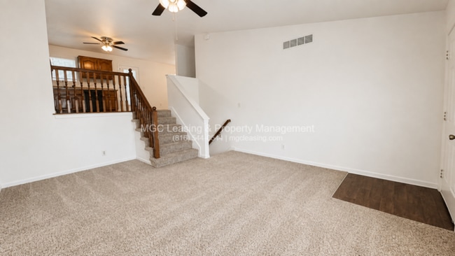 Creekwood Park Townhomes: 3 bedroom Duplex with unique floor plan for rent in the Northland