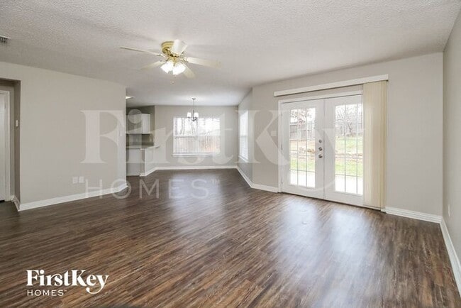 Photo - 2010 Brazos Dr