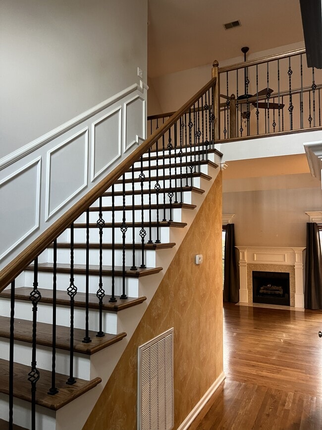 Photo - 2518 Wythe Close