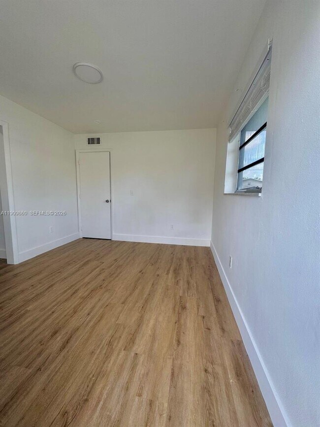 Photo - 3200 SW 88th Pl Unit Back