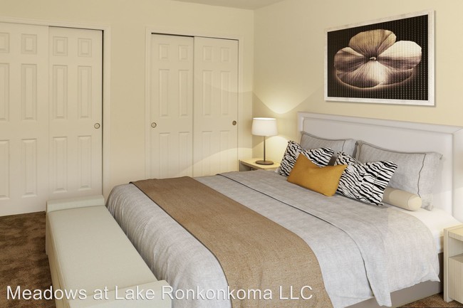 Photo - Meadows at Lake Ronkonkoma