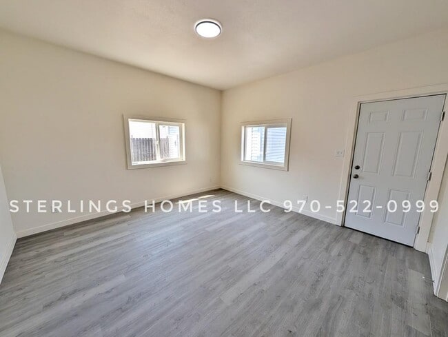 Photo - 421 Oak St