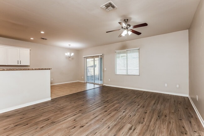 Photo - 8237 W Kittiwake Ln
